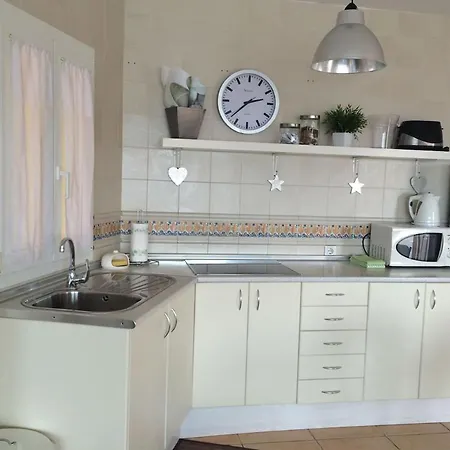 Daire My Ocean !!! Breathtaking Location, Steps To The Ocean, Spacious Sea View, Fully Equipped And Well-furnished With Private Entrance And High-speed Fiber Optic Internet