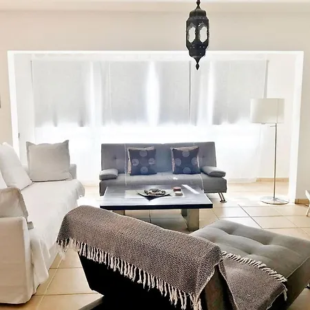 My Ocean !!! Breathtaking Location, Steps To The Ocean, Spacious Sea View, Fully Equipped And Well-furnished With Private Entrance And High-speed Fiber Optic Internet Daire Corralejo