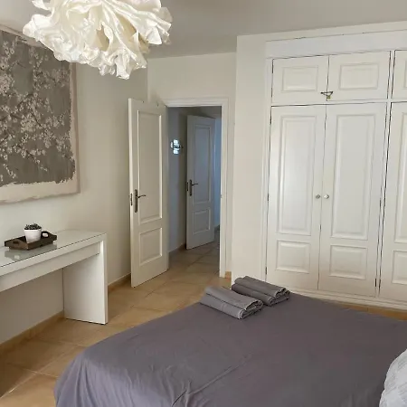 Daire My Ocean !!! Breathtaking Location, Steps To The Ocean, Spacious Sea View, Fully Equipped And Well-furnished With Private Entrance And High-speed Fiber Optic Internet Corralejo