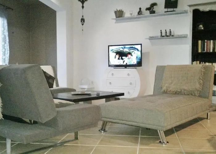 My Ocean !!! Breathtaking Location, Steps To The Ocean, Spacious Sea View, Fully Equipped And Well-furnished With Private Entrance And High-speed Fiber Optic Internet Apartment *