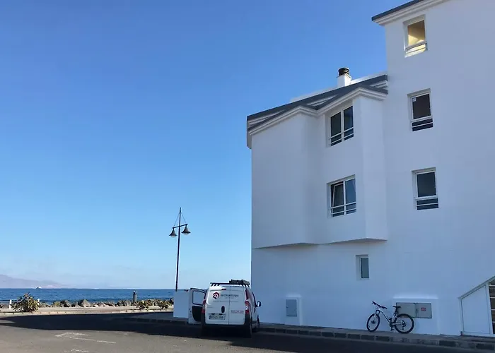 My Ocean !!! Breathtaking Location, Steps To The Ocean, Spacious Sea View, Fully Equipped And Well-furnished With Private Entrance And High-speed Fiber Optic Internet Apartment *
