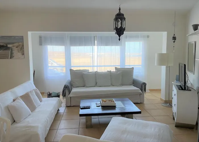 My Ocean !!! Breathtaking Location, Steps To The Ocean, Spacious Sea View, Fully Equipped And Well-furnished With Private Entrance And High-speed Fiber Optic Internet Apartment Corralejo