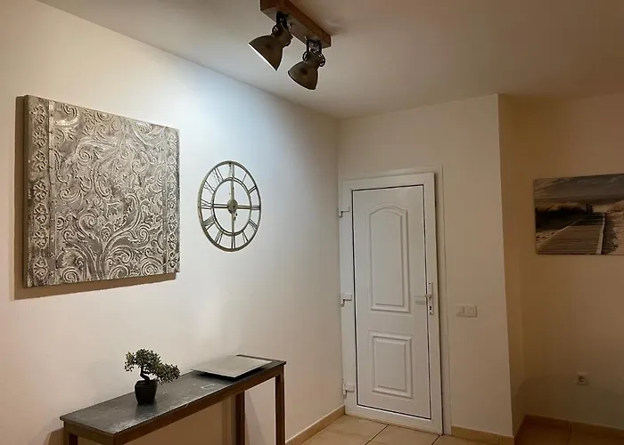 My Ocean !!! Breathtaking Location, Steps To The Ocean, Spacious Sea View, Fully Equipped And Well-furnished With Private Entrance And High-speed Fiber Optic Internet Apartment *